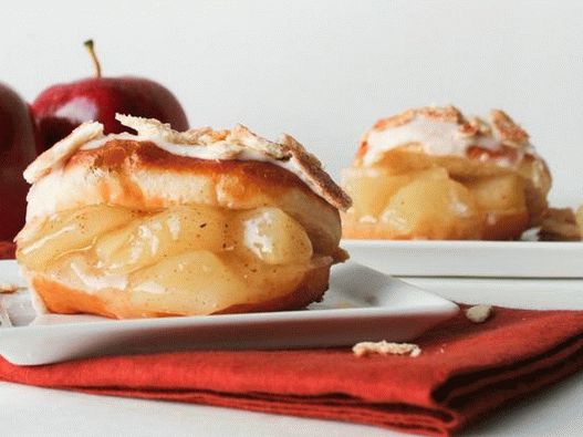 Фото на садот - крофни со полнење со јаболка