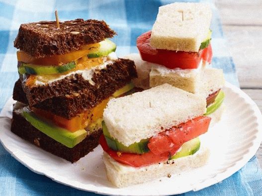 Фото-сендвичи со чај со домати