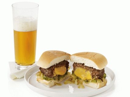 Фотографија од сочна Луси Cheeseburger со крем сирење