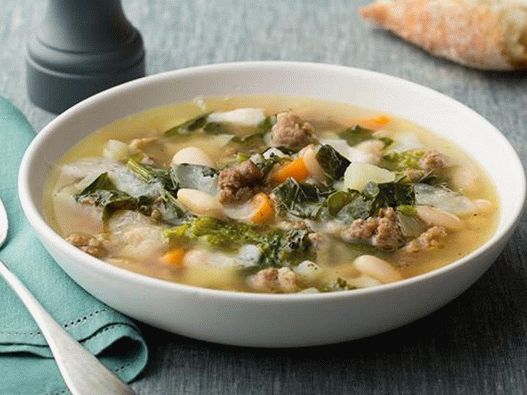 Фото на садот - Супа од грав со мелено месо и рапини