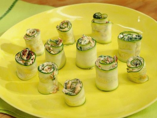 Фотографија на садот - Тиквички се тркалаат со козјо сирење