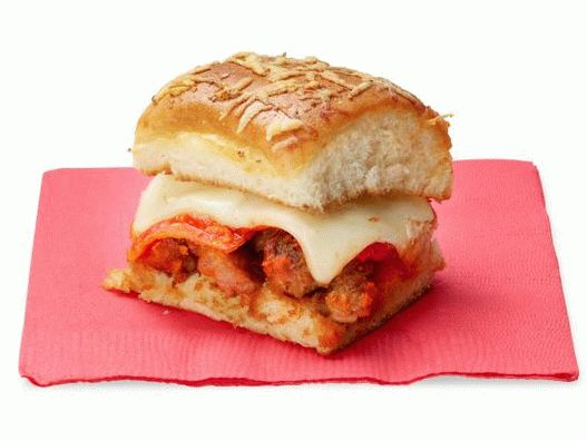Фото мини-сендвичи со мелено месо и бибер