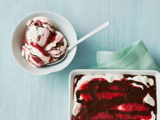 Фото Неополн сладолед со јагоди