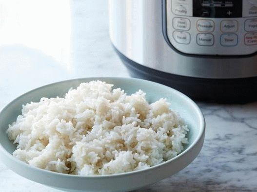 Фото Пареа ориз во бавен шпорет