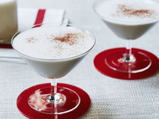 Божиќен пијалок од млеко од Порто Рикан со кокос и рум