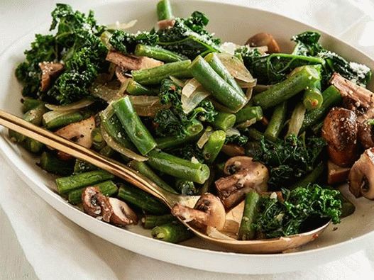 Зачинета зелена грав со пармезан и кеale