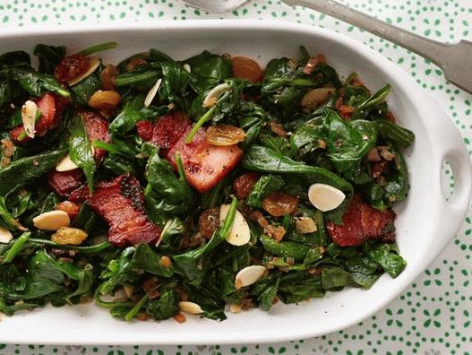 Плетено спанаќ во путер со сланина