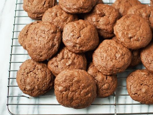 Фото колачиња со тесто од чоколадо за кафеава боја