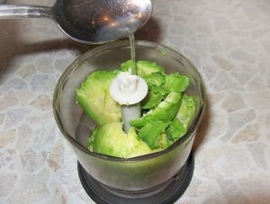 Супа од авокадо пире