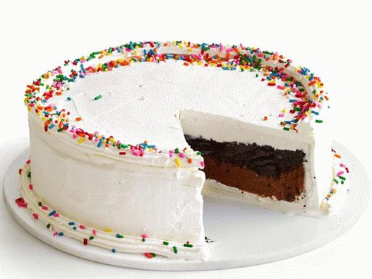 Фото Сладолед торта со крцкаво полнење