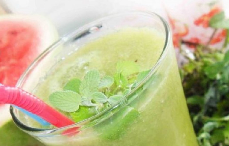 Зелен пијалак со лимон