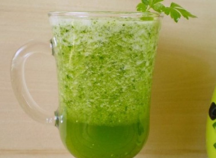 Зелен пијалак со краставица