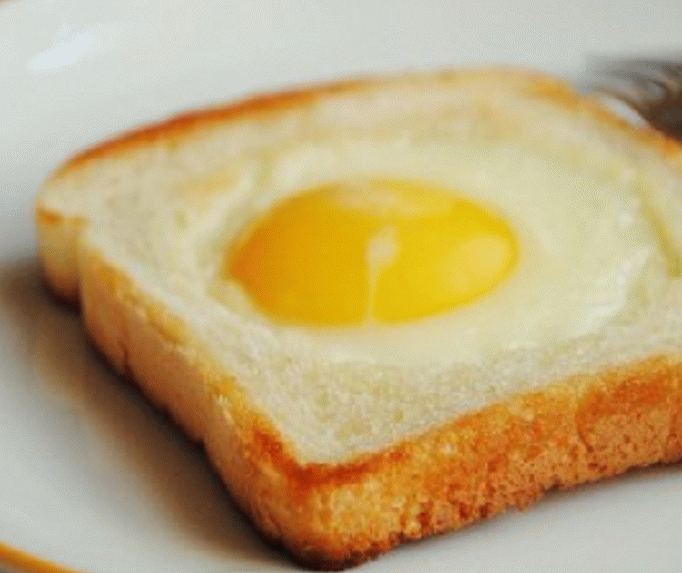 Пржено јајце во леб